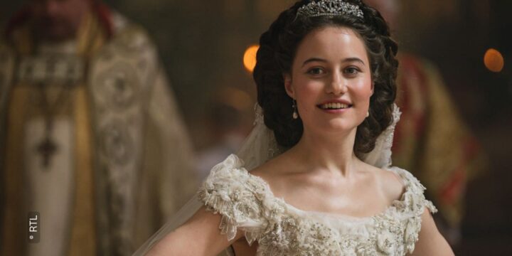 Fünf Wochen Arbeit stecken im Hochzeitskleid der Kaiserin Sisi (c) RTL+