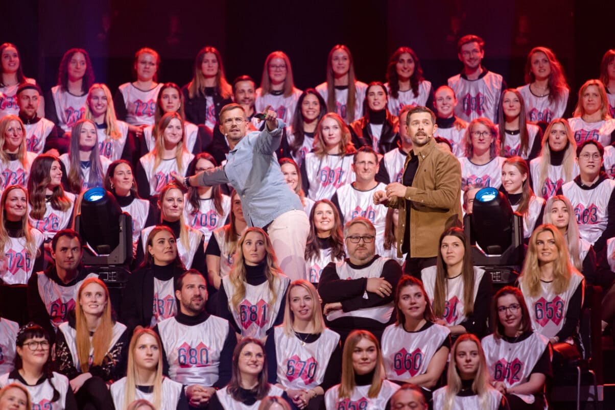 Einer für alle, alle für einen? Nicht ganz. In dieser Show stehen Joko Winterscheidt und Klaas Heufer-Umlauf ziemlich alleine da. (c) ProSieben - Nadine Rupp