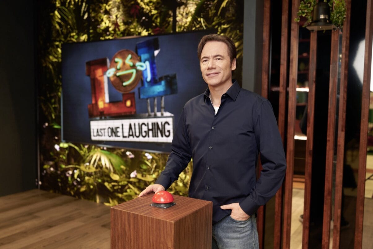 Master of Disaster: Michael „Bully“ Herbig überwacht im Control Room auch die kleinste Gesichtsentgleisung. (c) Prime Studios