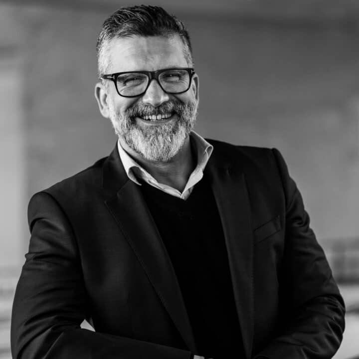 Prof. Taç Romey (c) HFF München