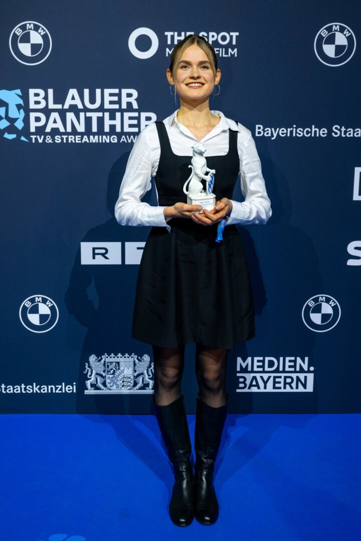 Marie Lina Smyrek wird mit dem Blauen Panther 2025 für das Social Media-Format „smypathisch - die show“ des Kanals @smypathisch (YouTube) ausgezeichnet.